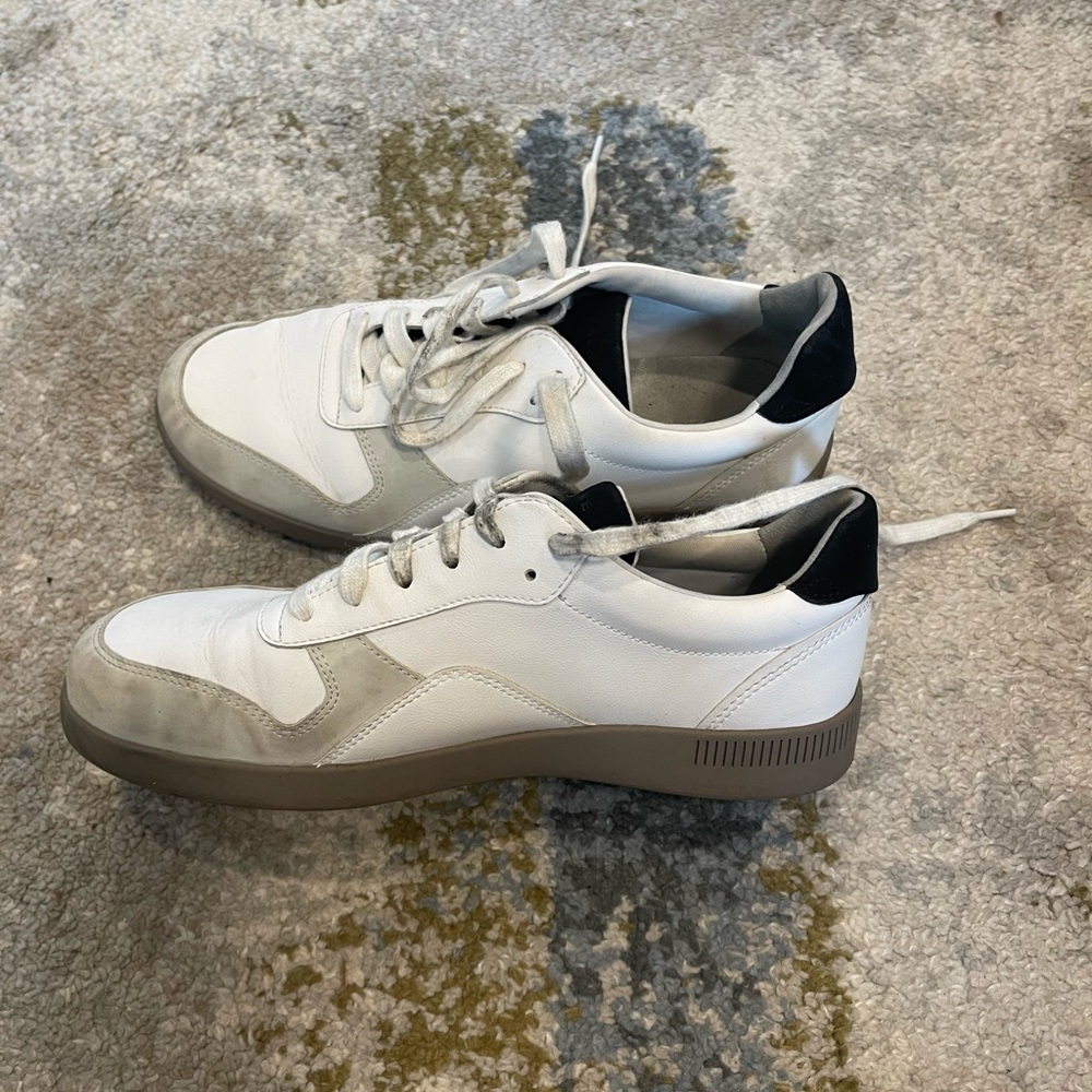 Everlane sneakers